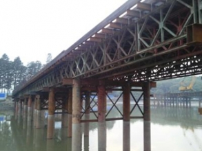 鋼棧橋